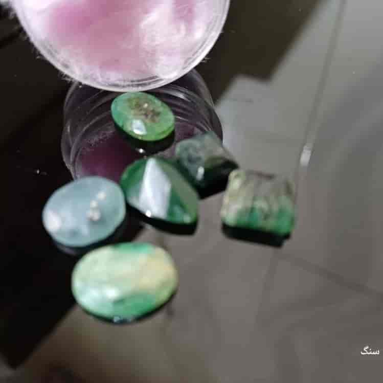 زمرد سبز اصیل طبیعی